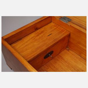 Feine Biedermeierlade