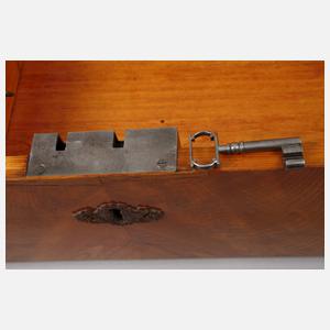 Feine Biedermeierlade