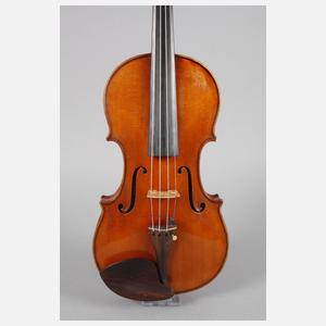 Violine Antoniazzi im Etui