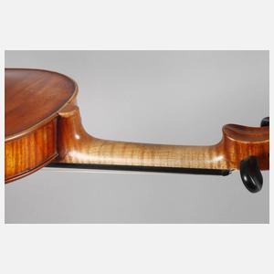 Violine Antoniazzi im Etui