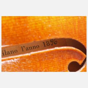 Violine Antoniazzi im Etui