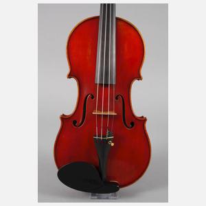 Meistervioline Albin Höllinger im Etui