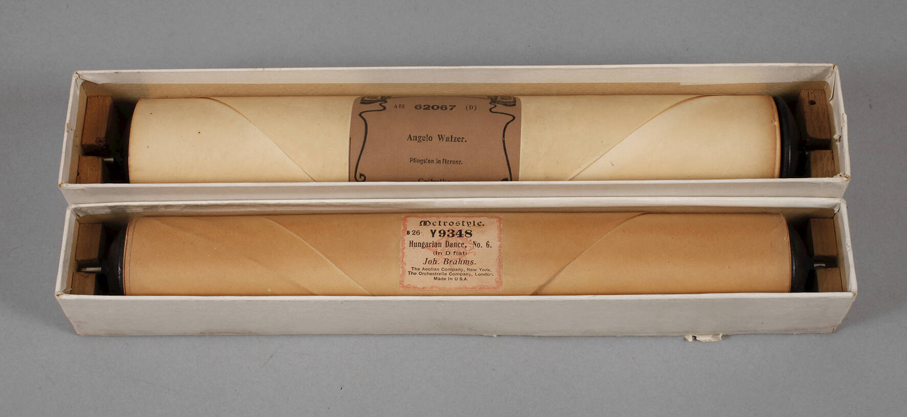 Paar Notenrollen für Pianola