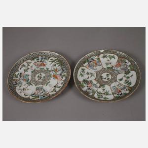 Anbietschale und acht Teller