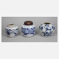 Drei Ingwertöpfe111