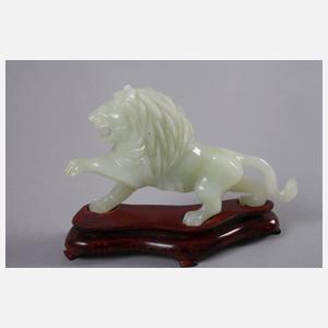 Drei Jadeschnitzereien