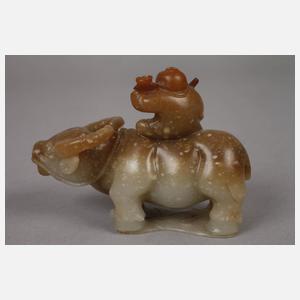 Zwei Steinschnitzereien