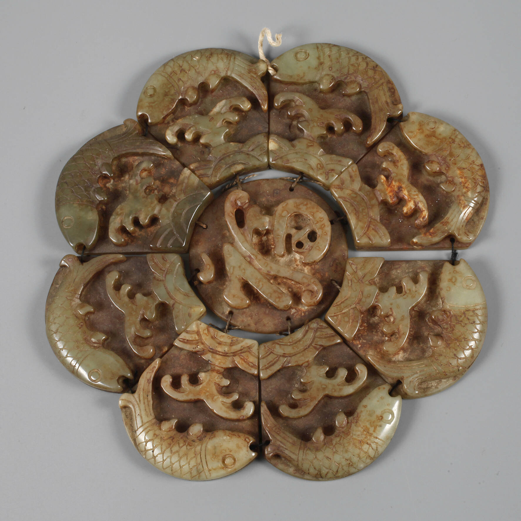 Neunteilige Jadeschnitzerei