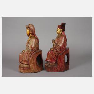 Paar asiatische Ahnenfiguren