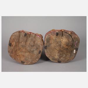 Paar asiatische Ahnenfiguren