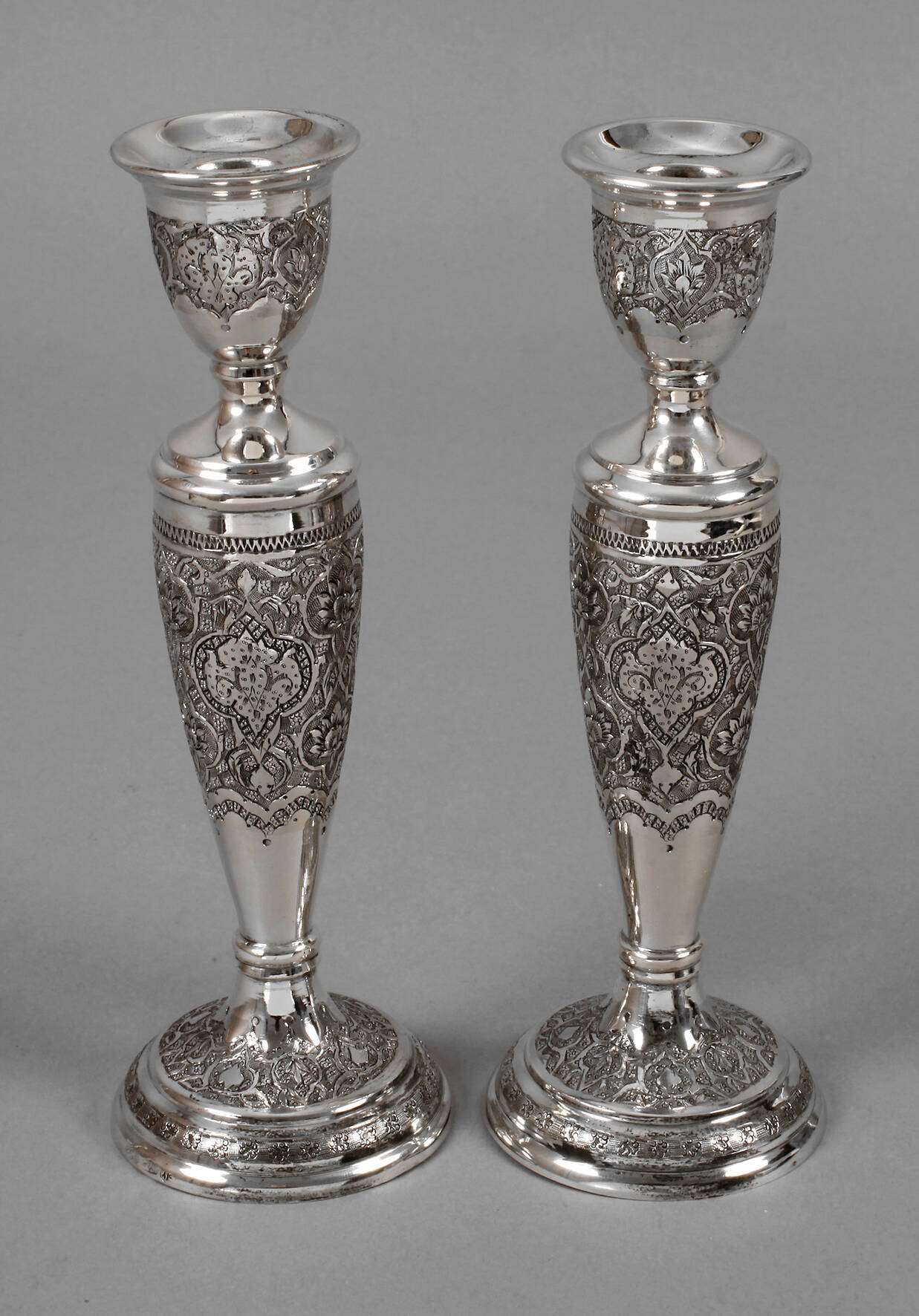 Zwei persische Silberleuchter