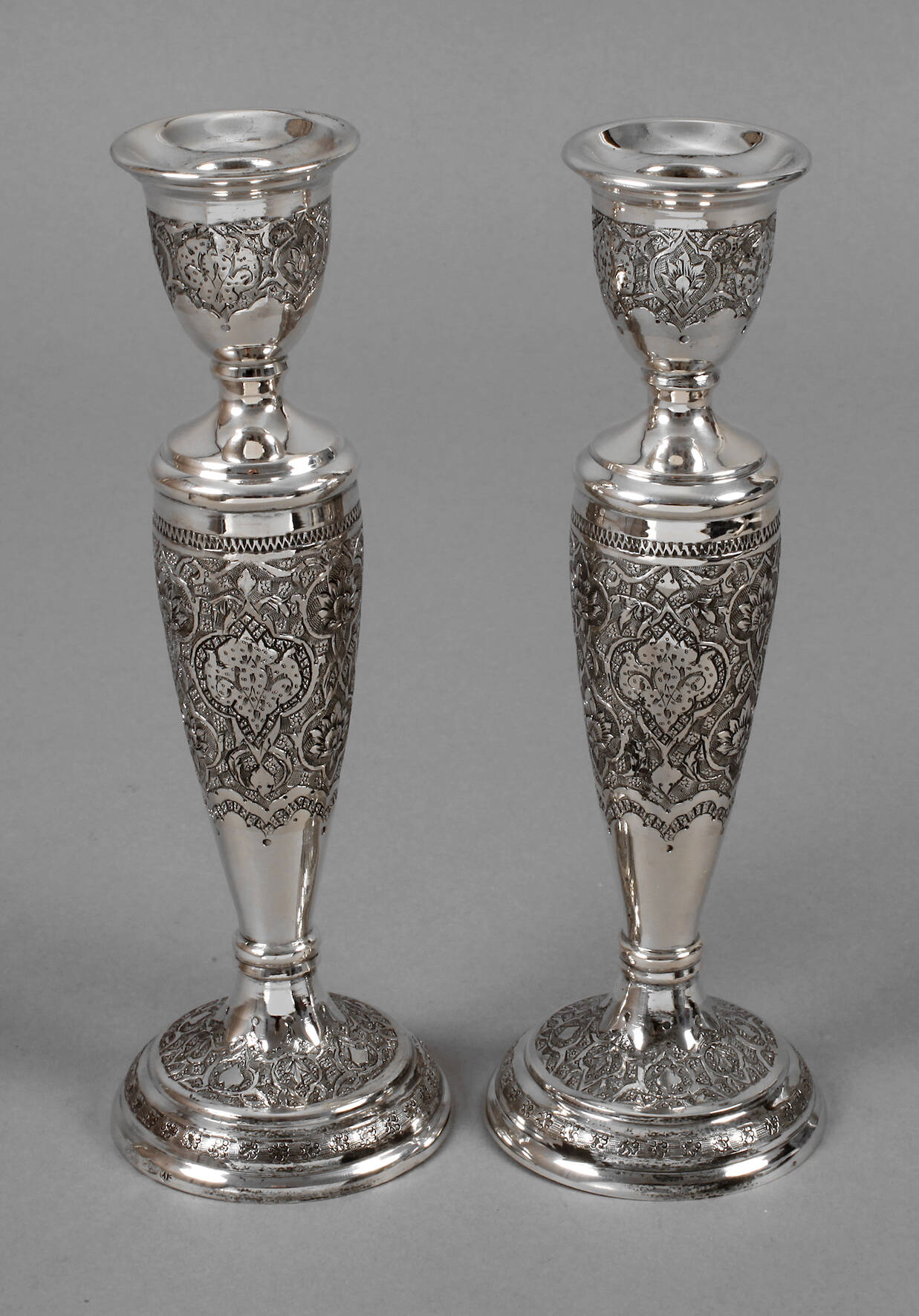 Zwei persische Silberleuchter