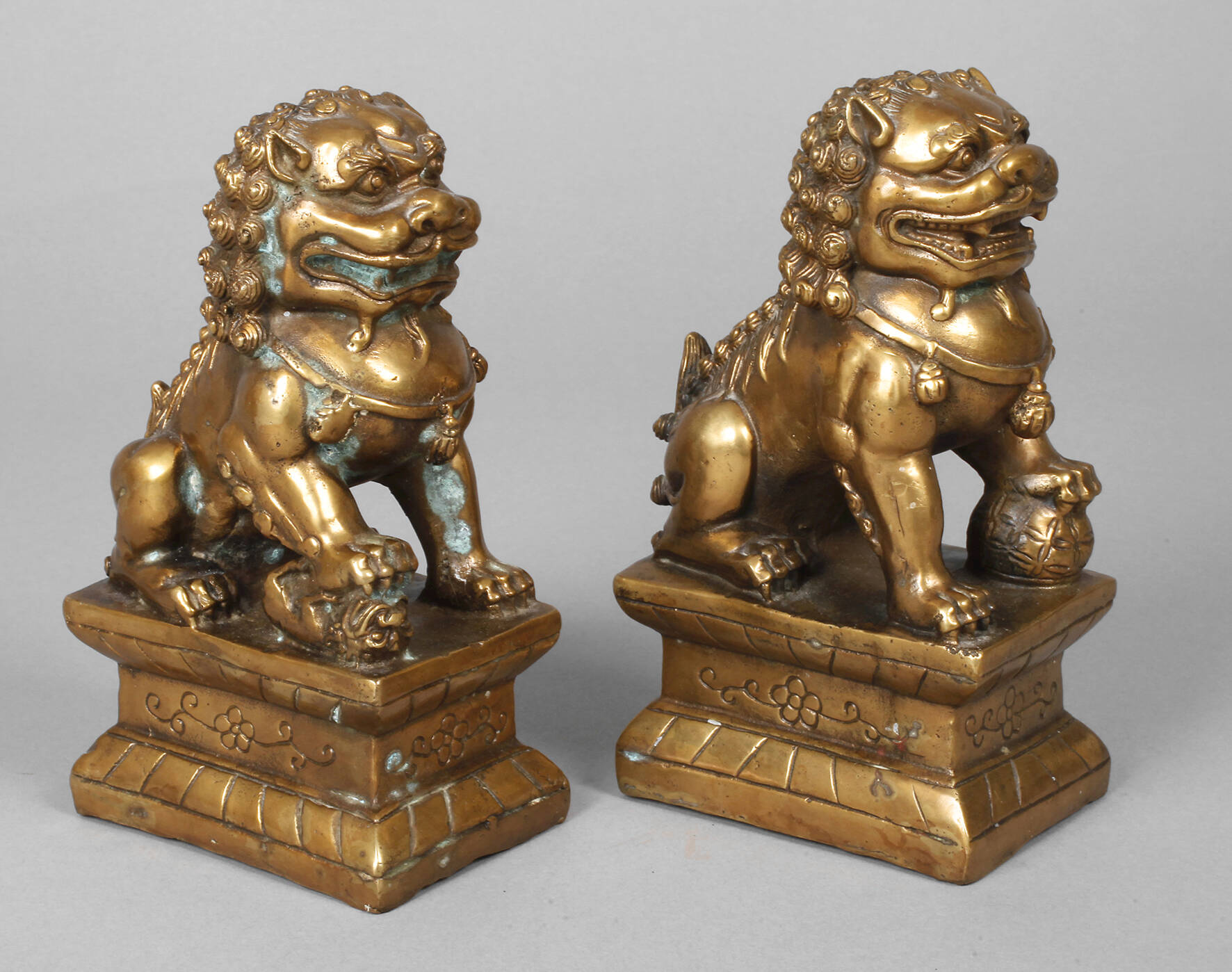 Paar Wächterlöwen Bronze