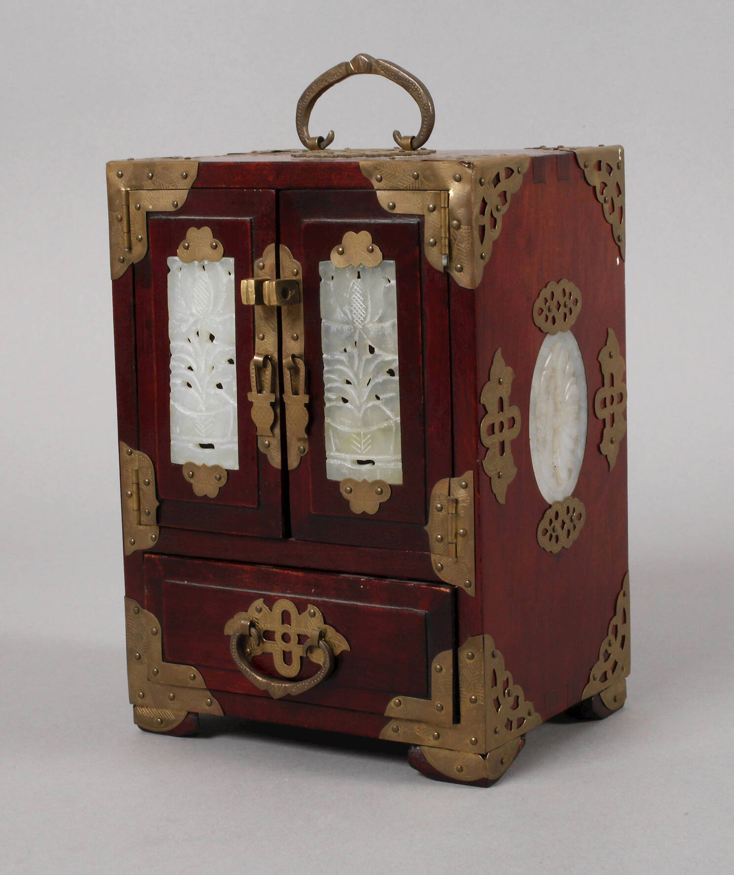 Zierschränkchen China