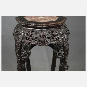 Großer asiatischer Blumenständer