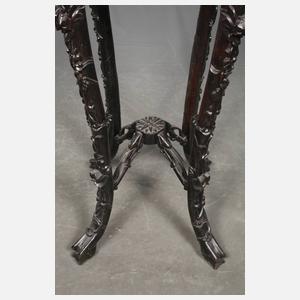 Großer asiatischer Blumenständer