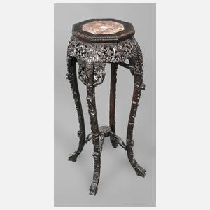 Großer asiatischer Blumenständer