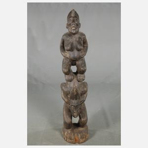 Große figürliche Schnitzerei