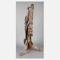 Figürliche Schnitzerei111