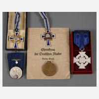 Konvolut Auszeichnungen 2. Weltkrieg111