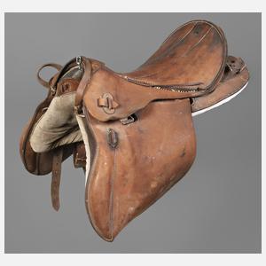 Militär-Pferdesattel