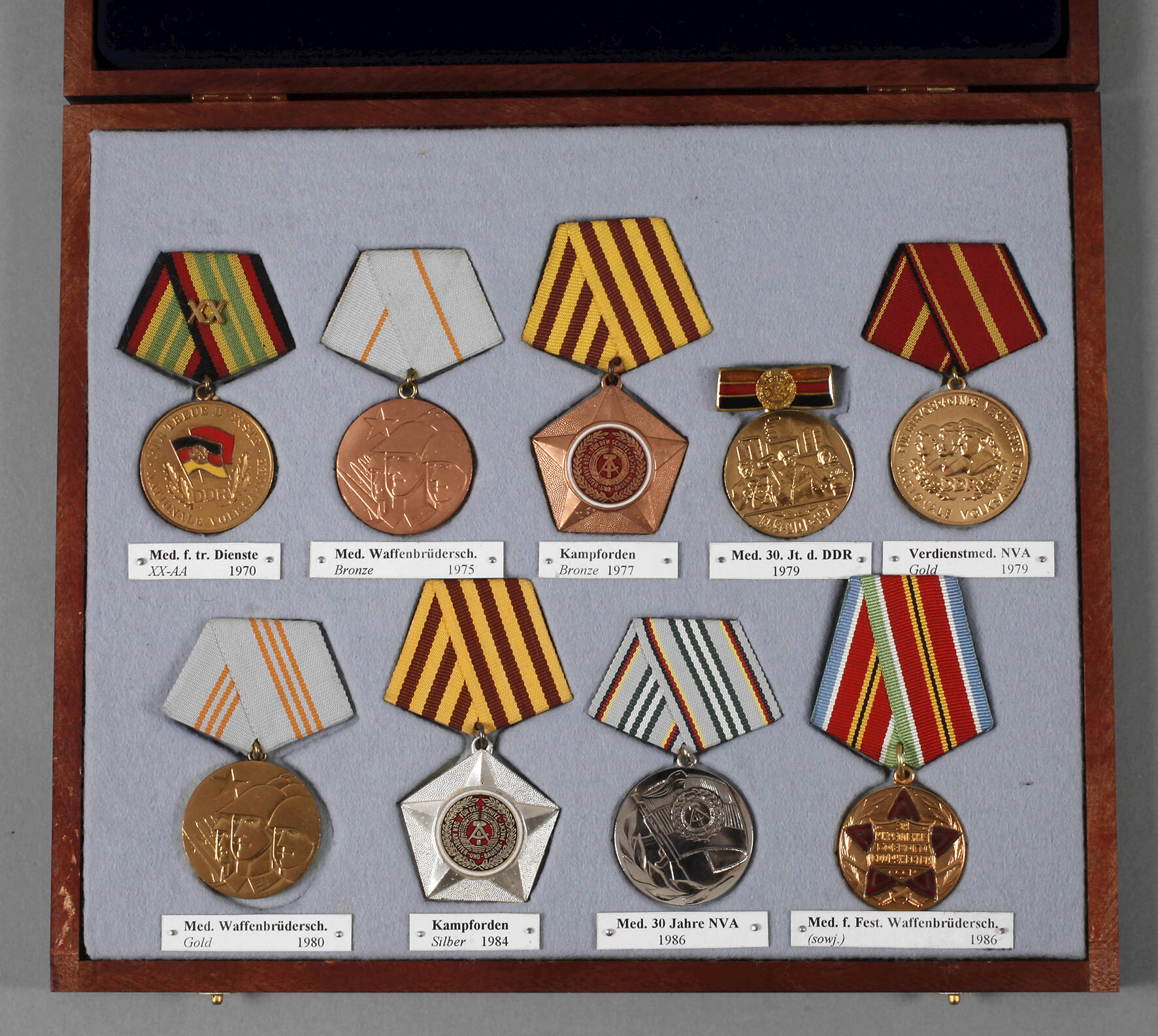 Sammlung Auszeichnungen NVA