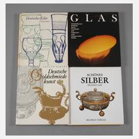 Vier Bücher Glas und Silber111