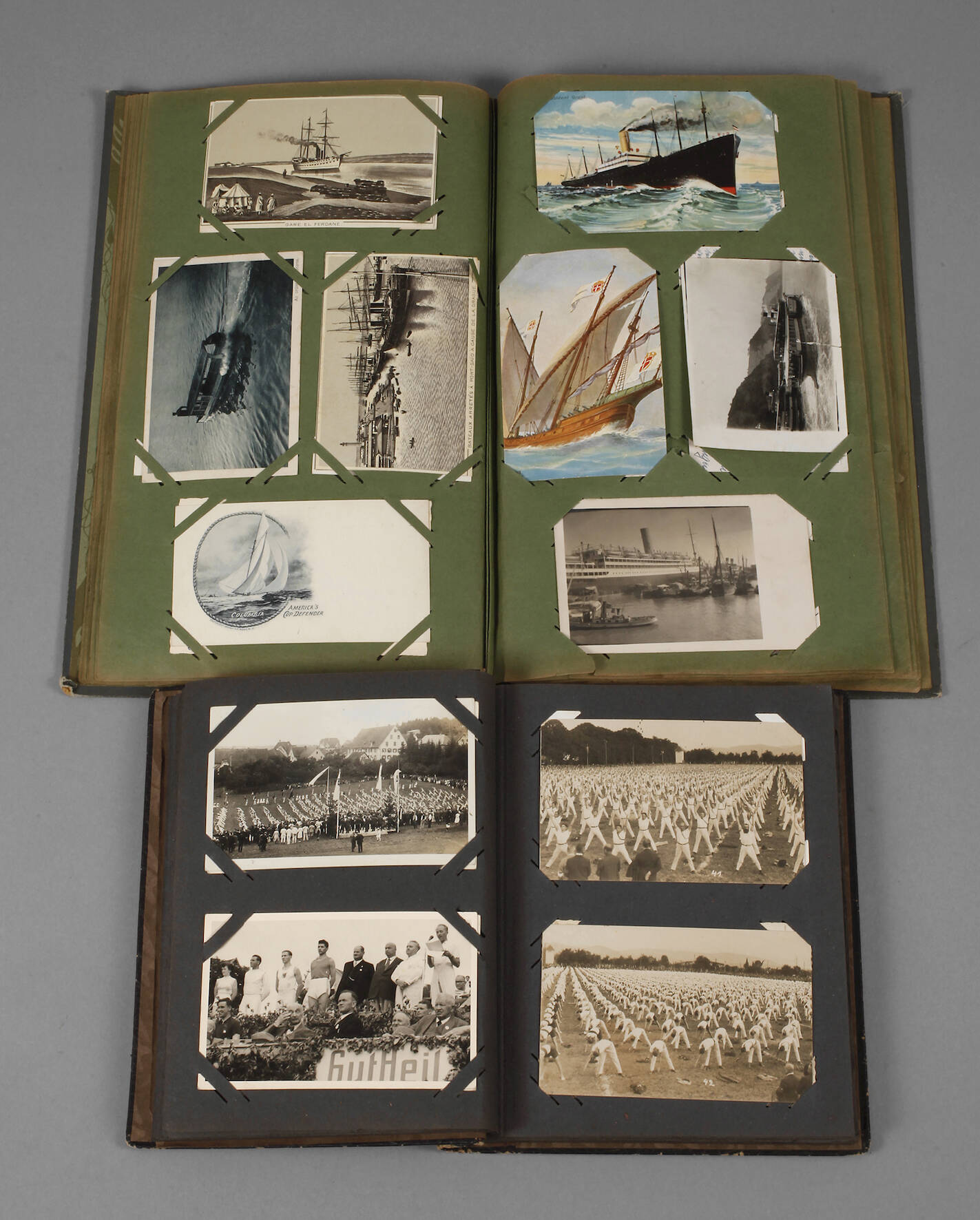 Zwei Postkartenalben