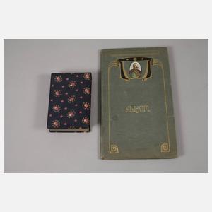 Zwei Postkartenalben