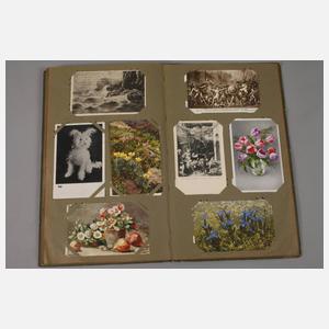 Zwei Postkartenalben Kinder–Kitsch