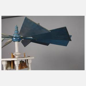 Große Weihnachtspyramide Erzgebirge