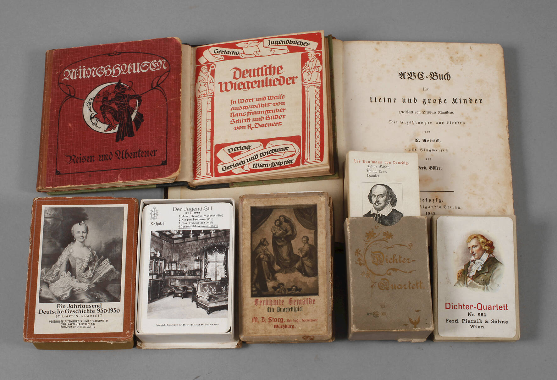 Konvolut Kinderbücher und Quartette