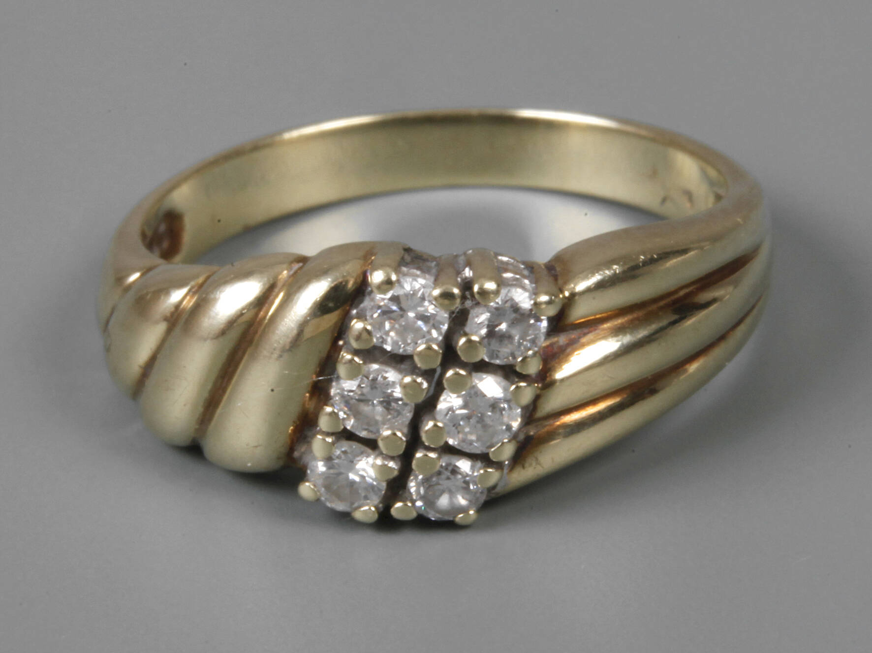 Damenring mit Brillanten