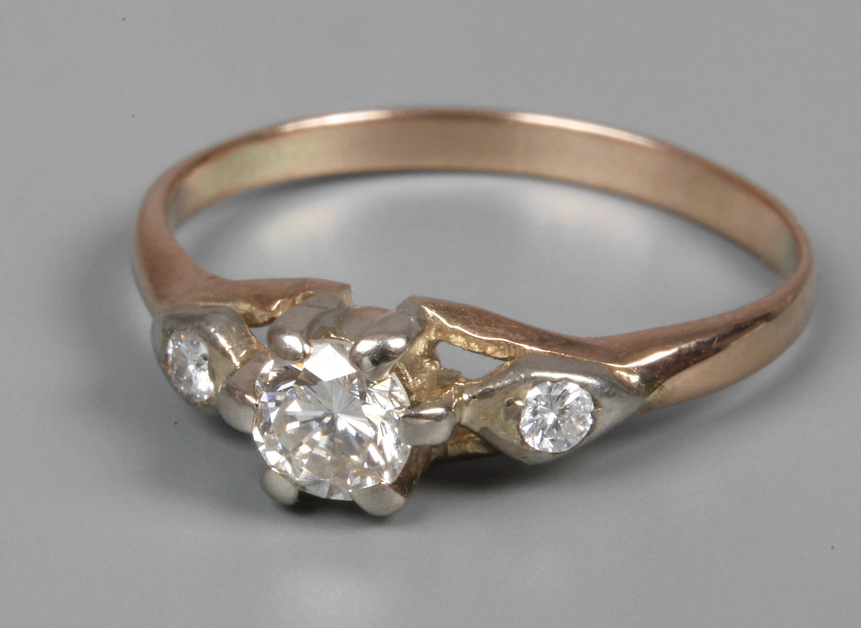 Damenring mit Brillanten