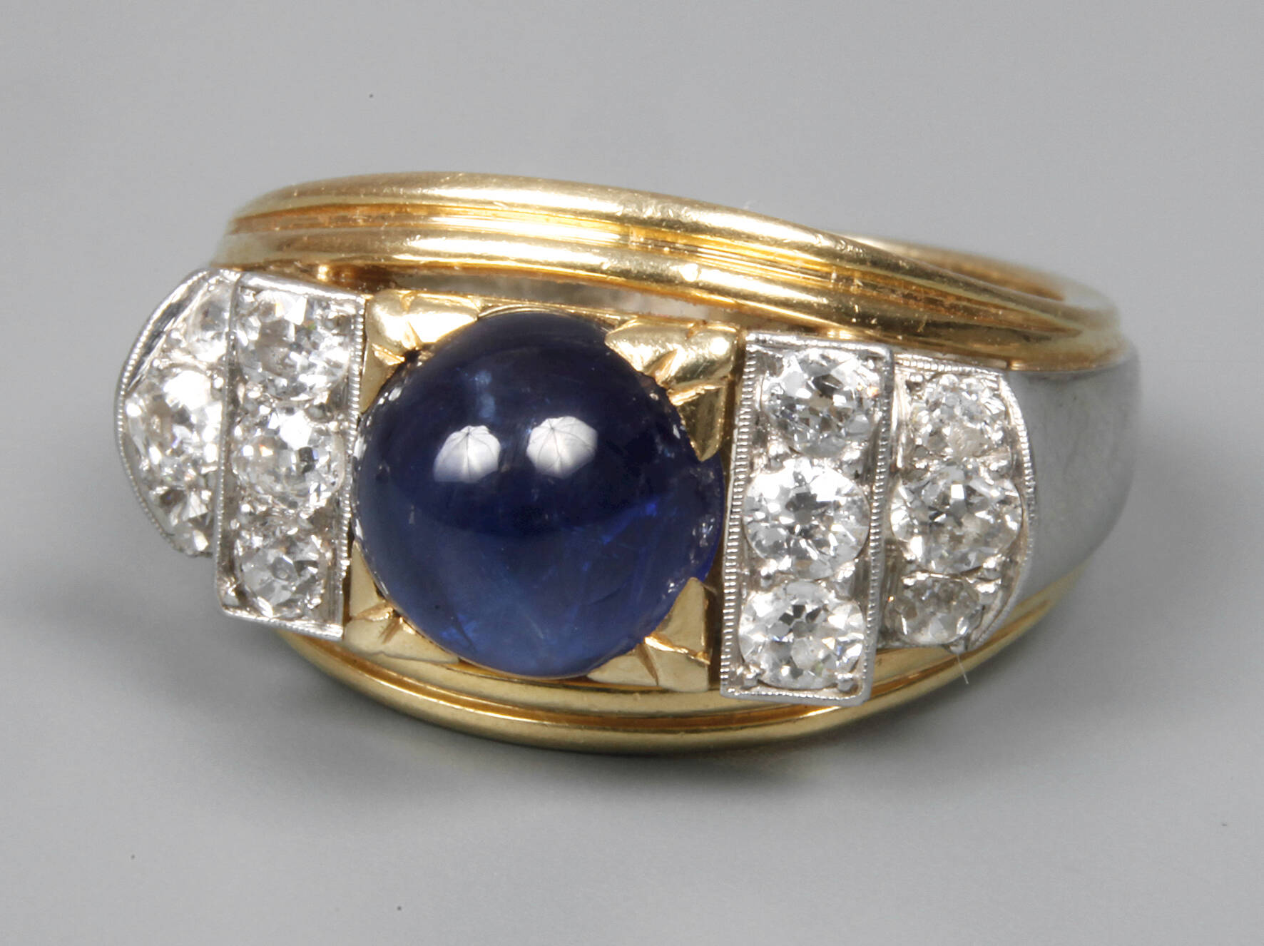 Damenring mit Saphir und Brillanten