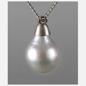 Perlanhänger an Kette