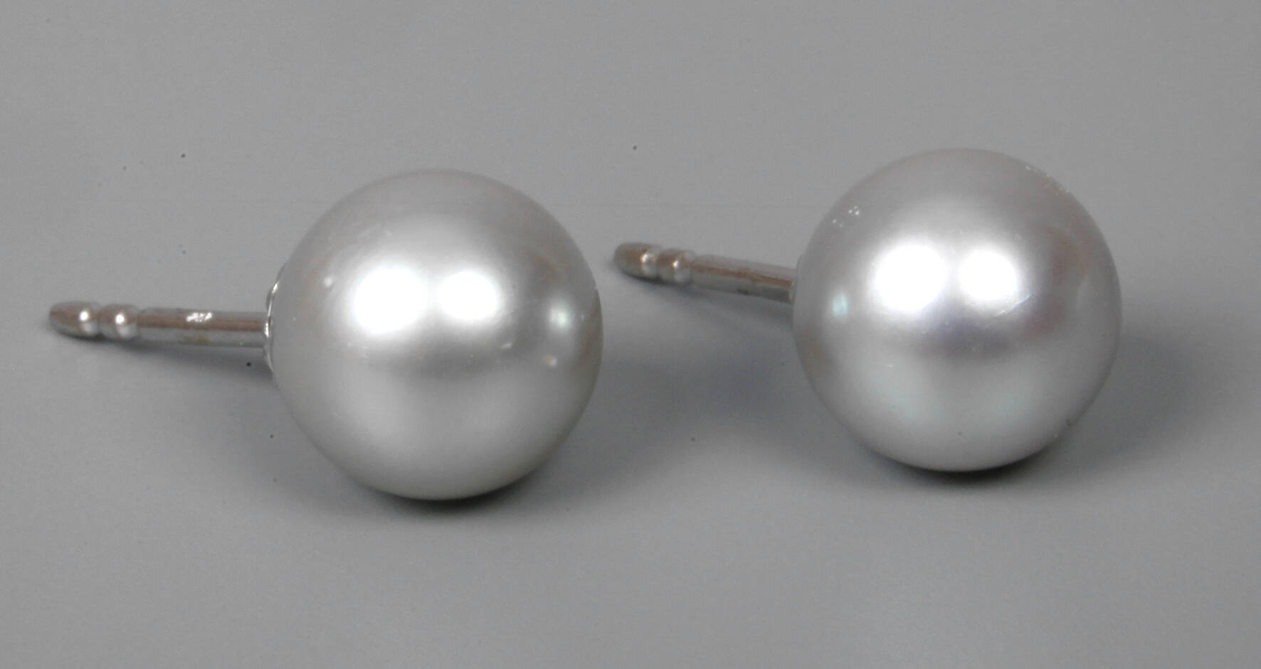 Paar Perlenohrstecker