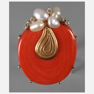 Korallenanhänger mit Perlen und Brillanten