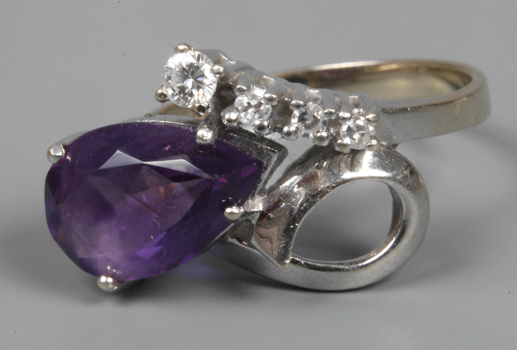 Damenring mit Amethyst