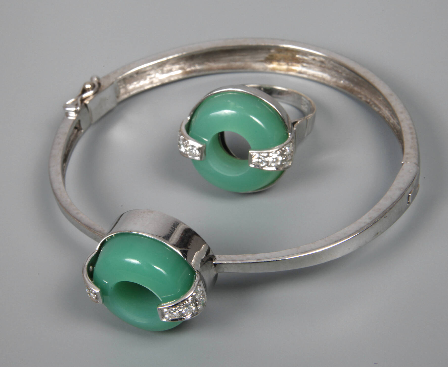 Schmuckset mit Chrysopras und Diamanten