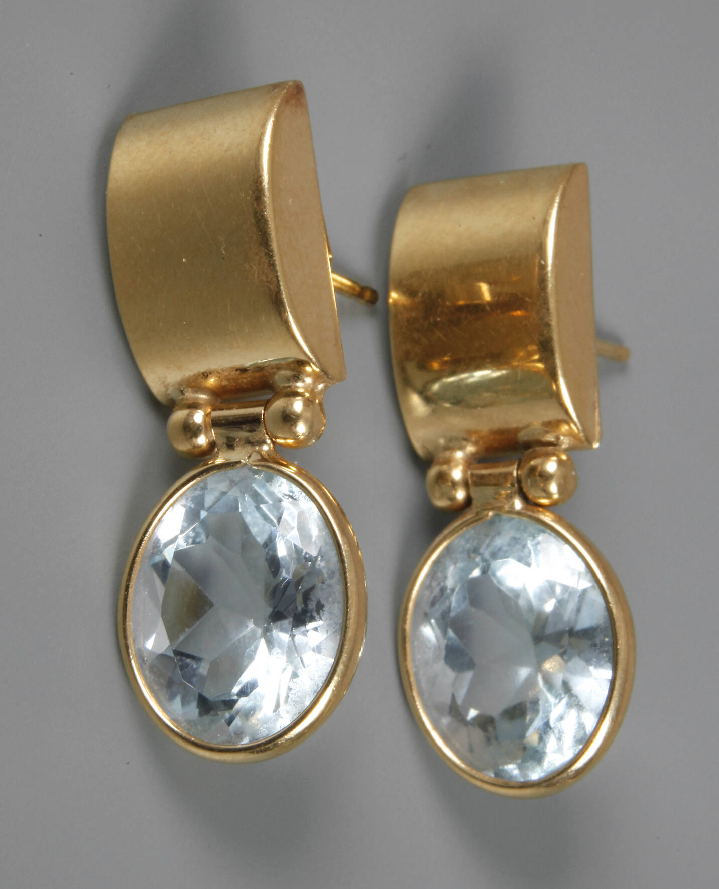 Paar Ohrringe mit Aquamarinen