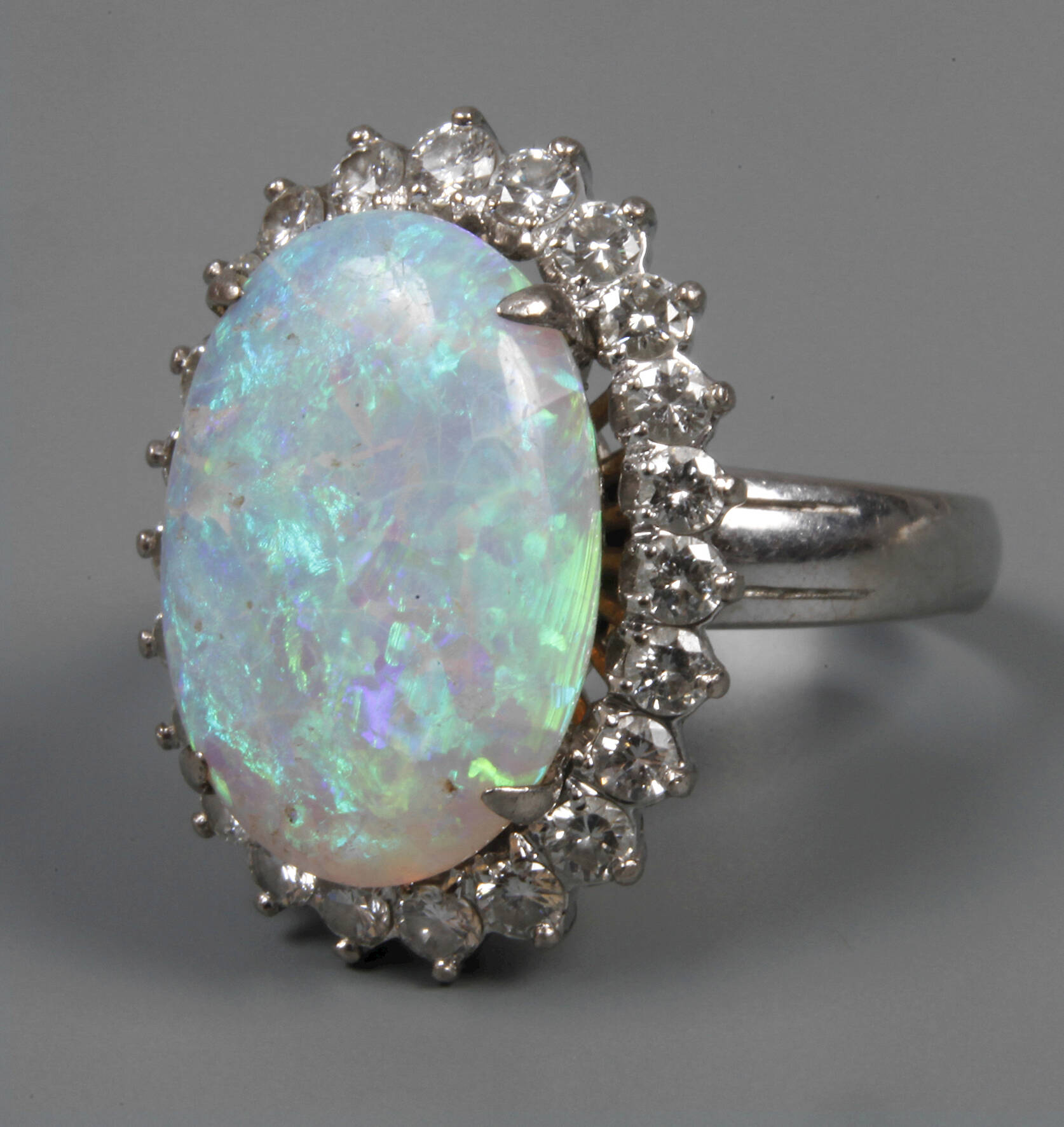 Damenring mit Edelopal