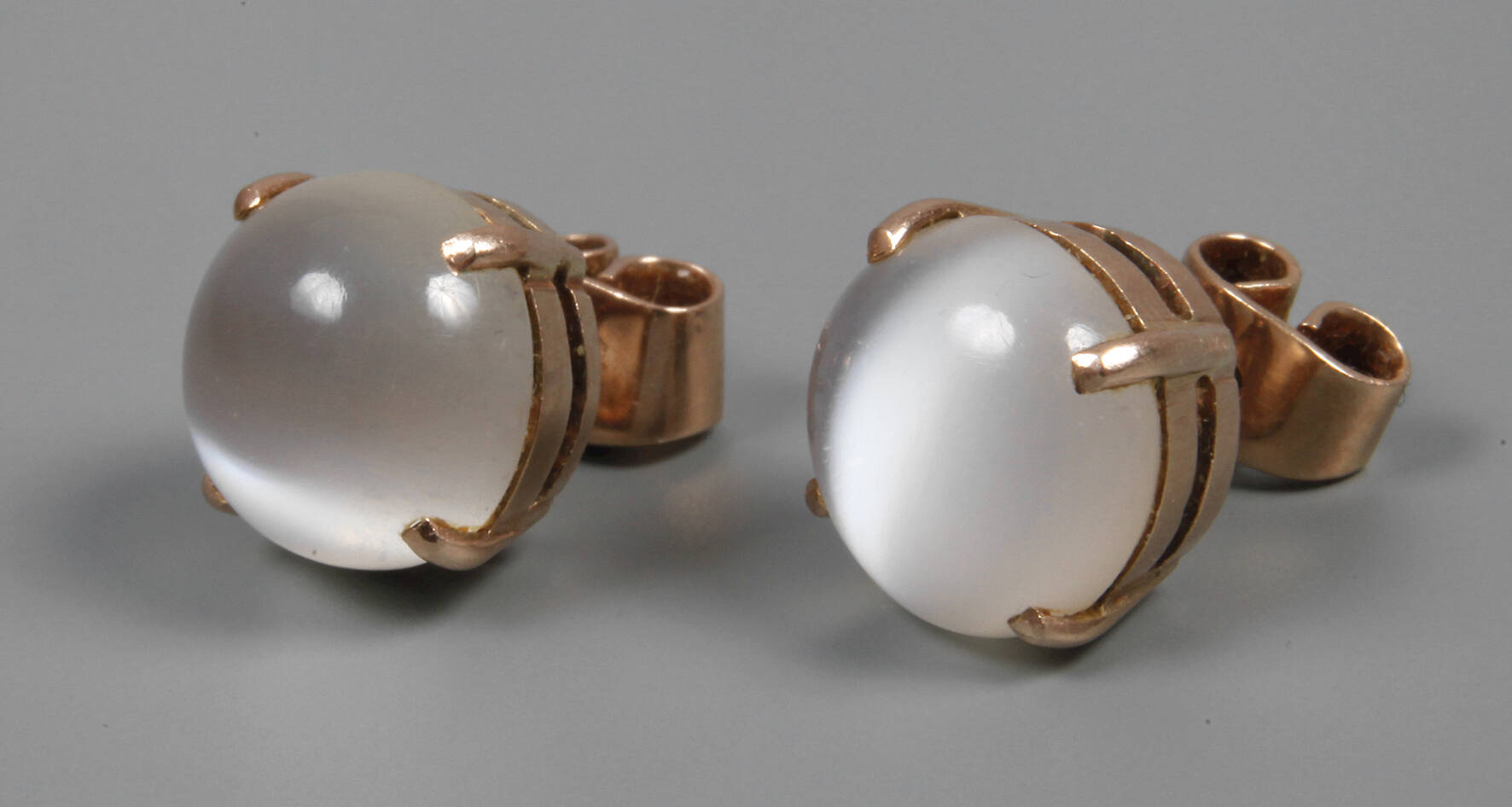 Ohrringe mit Mondsteinen