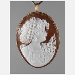 Anhänger mit Muschelkamee
