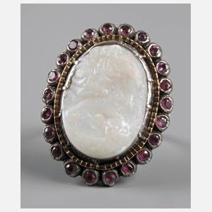 Damenring mit Edelopalkamee und Rubinen