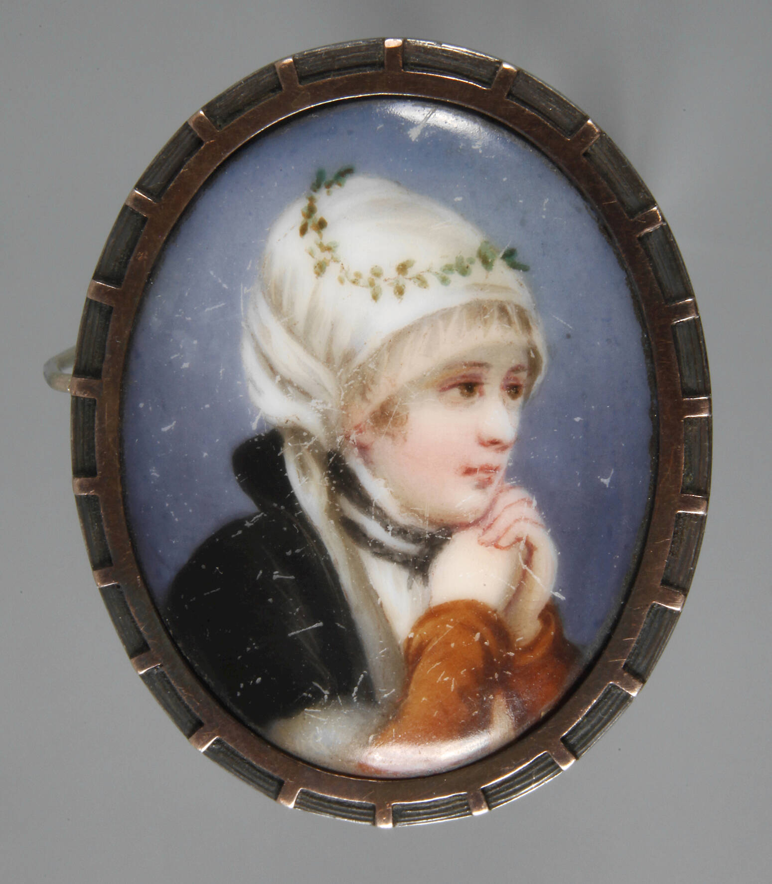 Brosche mit Porzellanmalerei