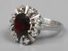 Damenring mit Granat und Diamanten