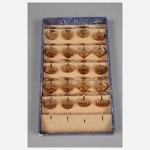 Zwei Verkaufsetuis mit Manschettenknöpfen