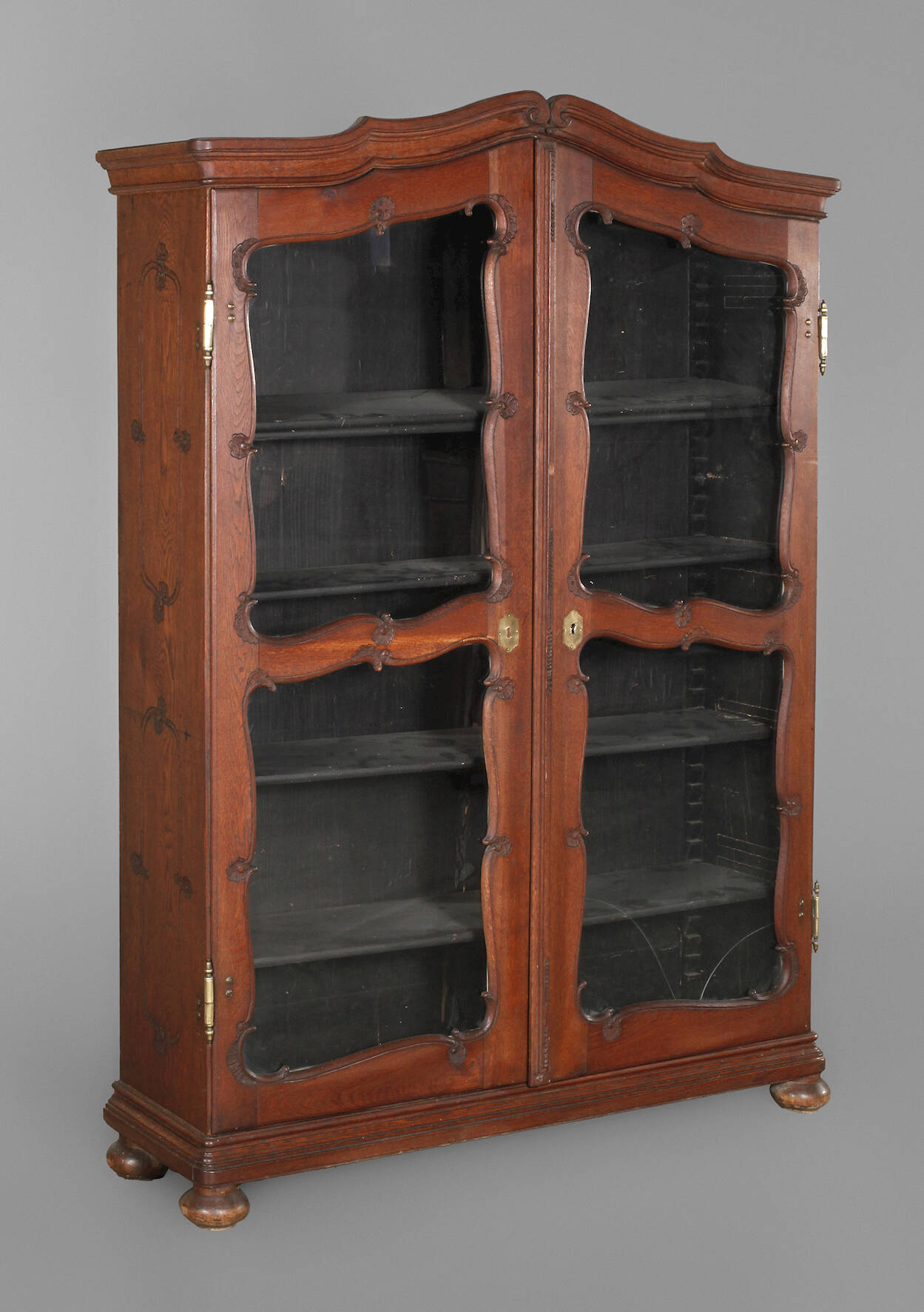 Büchervitrine barock