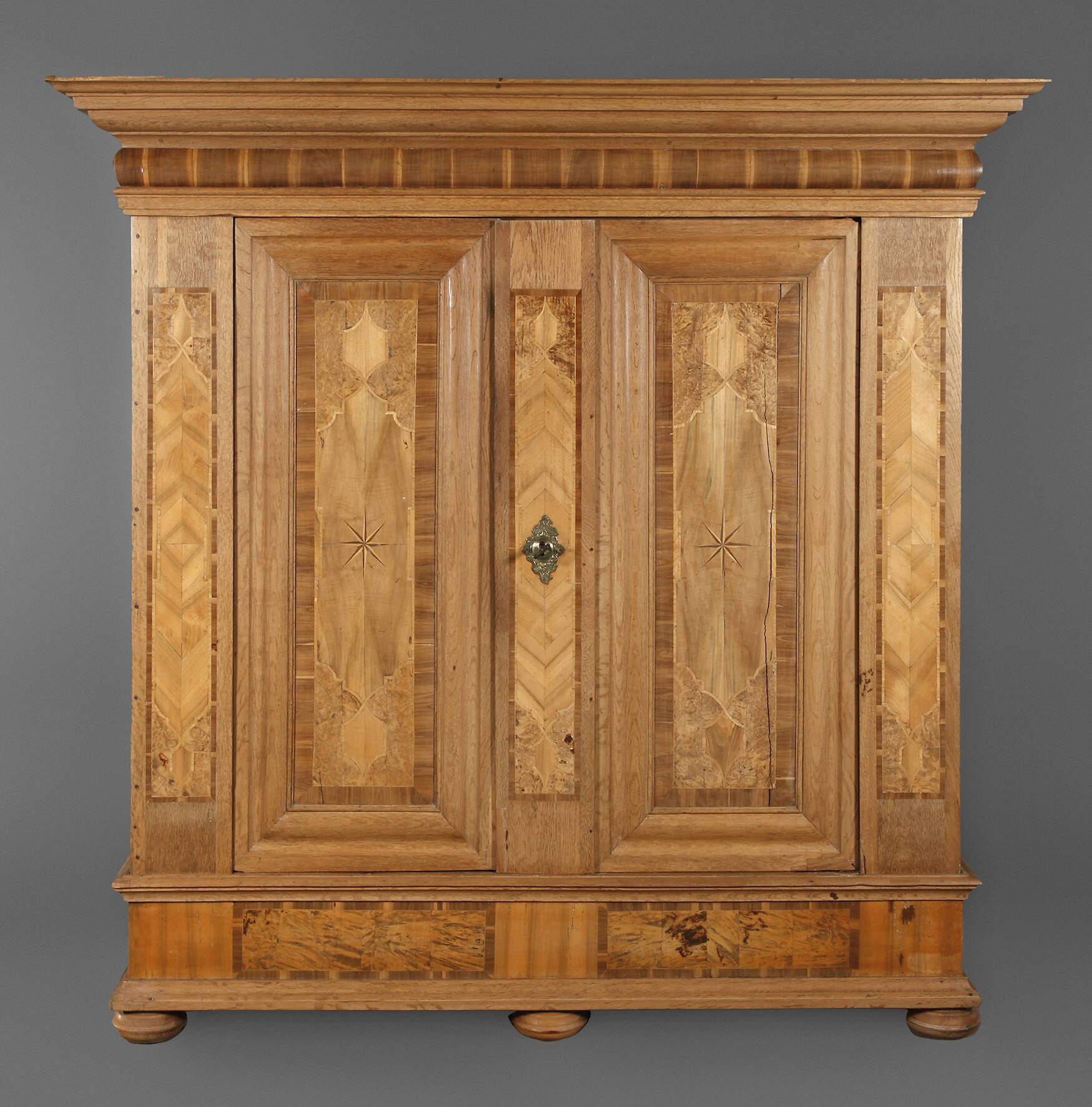 Dielenschrank Barock